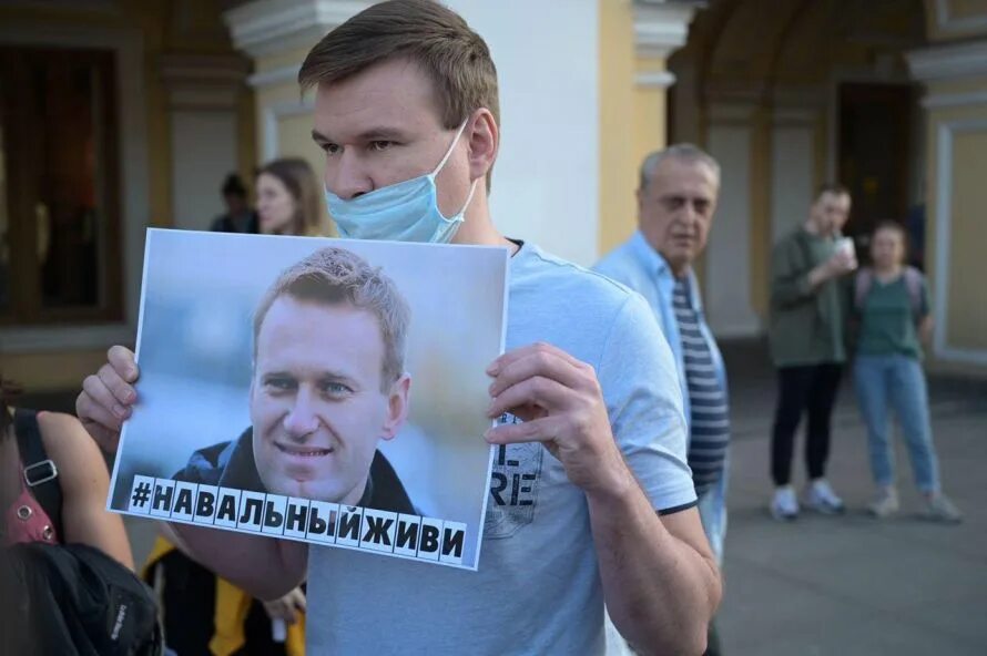 Откуда появился навальный. Навальный портрет. Навальный 2013.