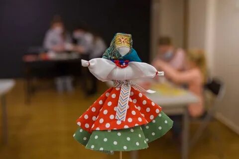 Кукла на палочке
