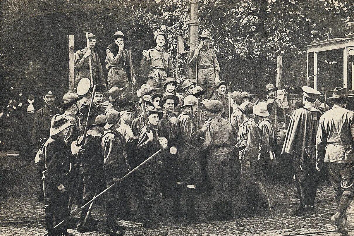 Последний город российской империи основанный в 1916. Скауты России 1909. Скаутское движение в Российской империи. Скауты в России 1909 год. Бой Скауты Российской империи.