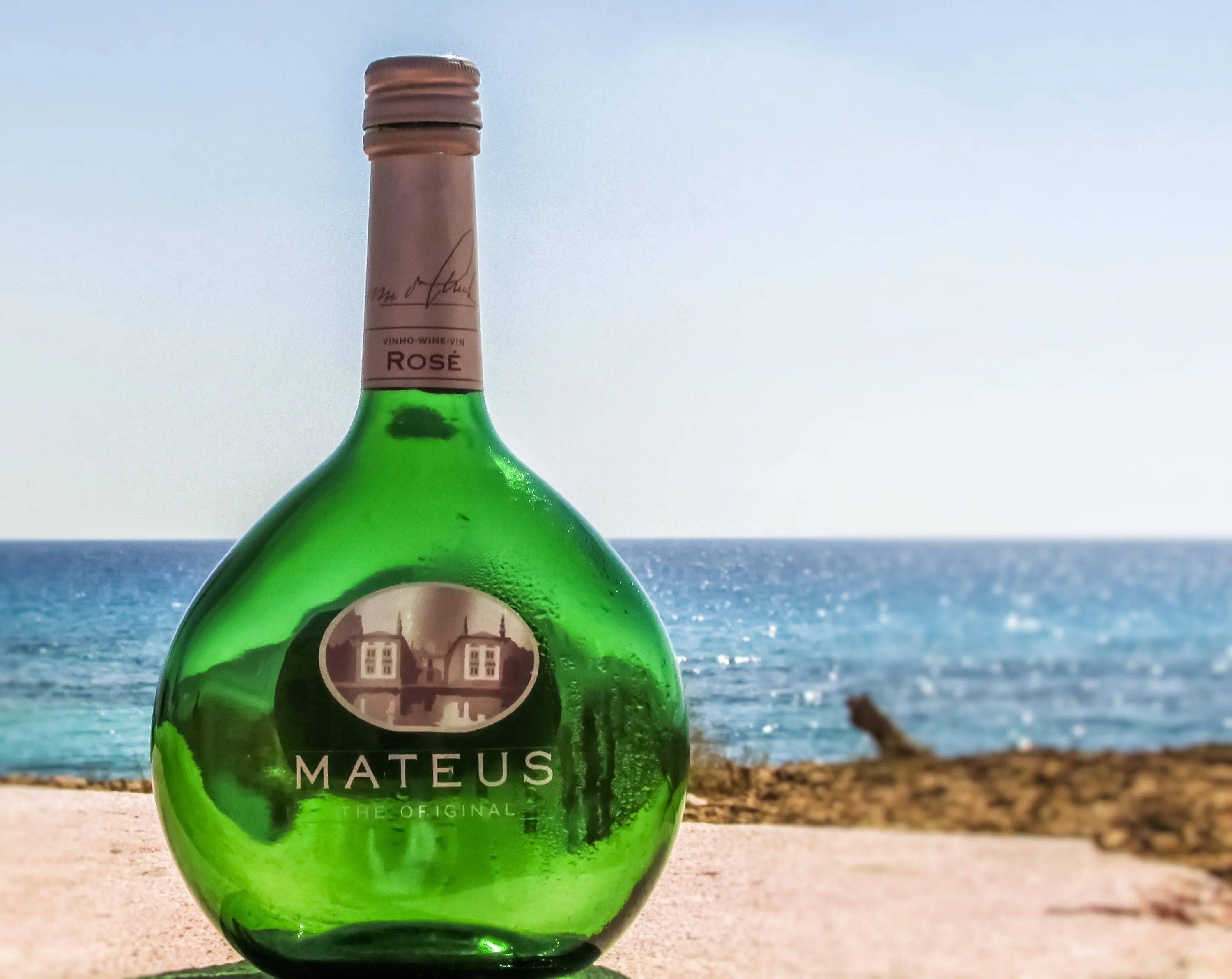 Матеуш. Матеуш вино. вино матеуш белое. матеус вино. вино матеуш зеленая бутылка.