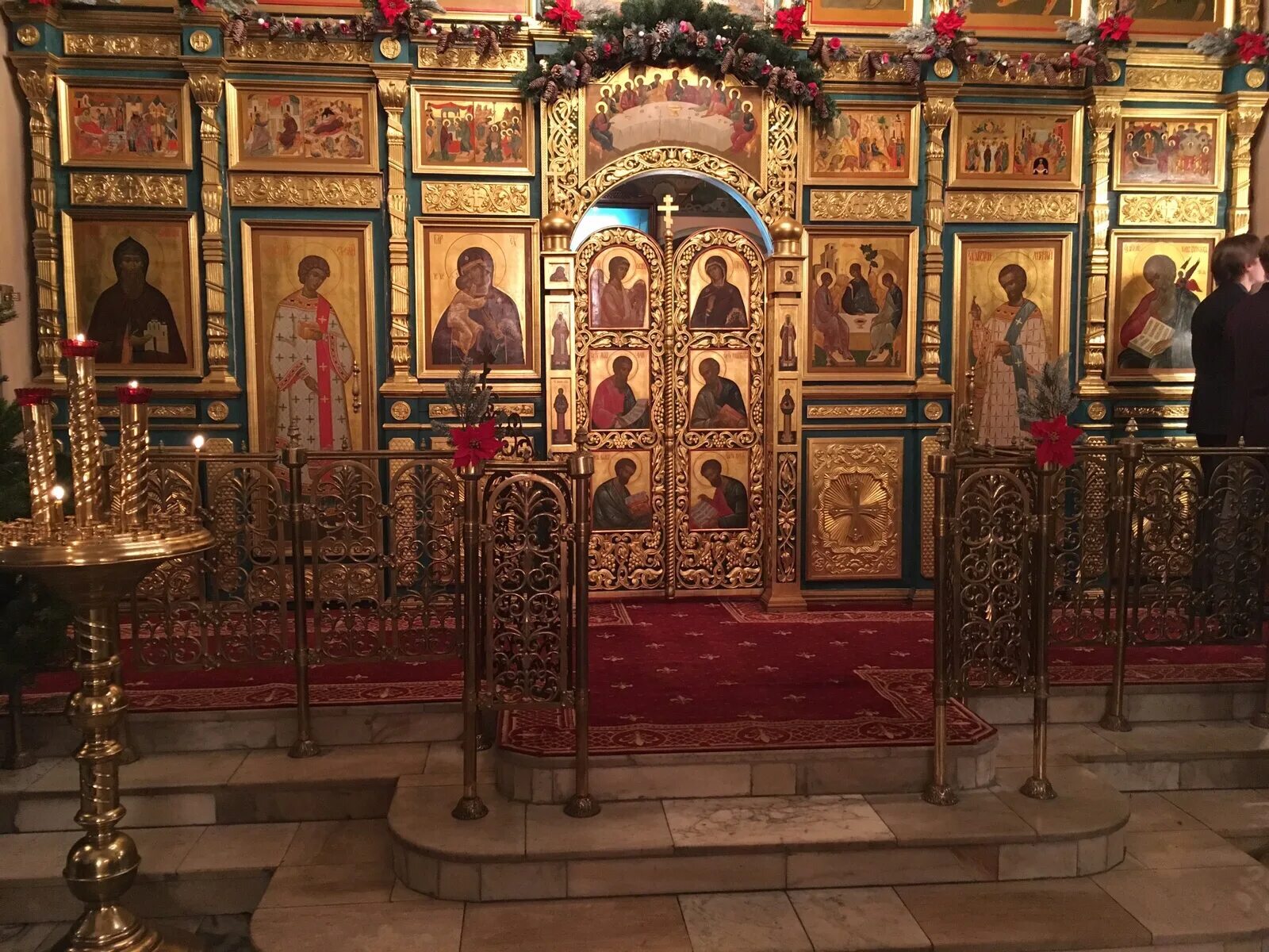 храм троицы в карачарово. иконы в храме живоначальной троицы в карачарово. храм троицы в карачарово расписание. троицкий храм карачарово. храм живоначальной троицы в карачарово расписание.