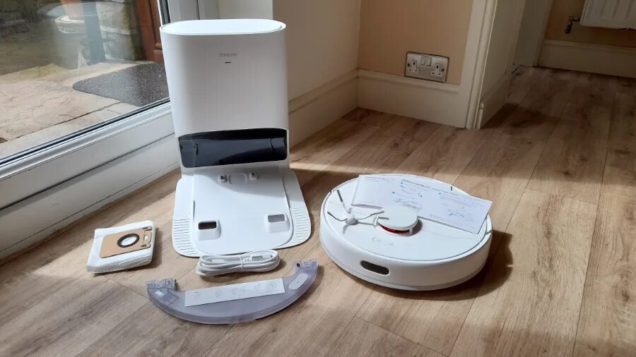 Dreame robot vacuum d10 plus