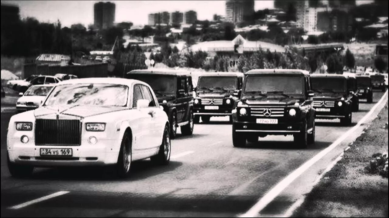 Каспийский груз авто. Бандитский кортеж. гелики кортеж. каспийский машины. кортеж из геликов бандиты.
