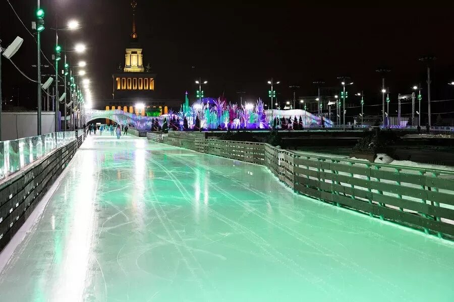 В москве открыли самую длинную горку мире. Каток вднх. парк вднх каток. самый большой каток в москве вднх 2025. вднх казань каток.