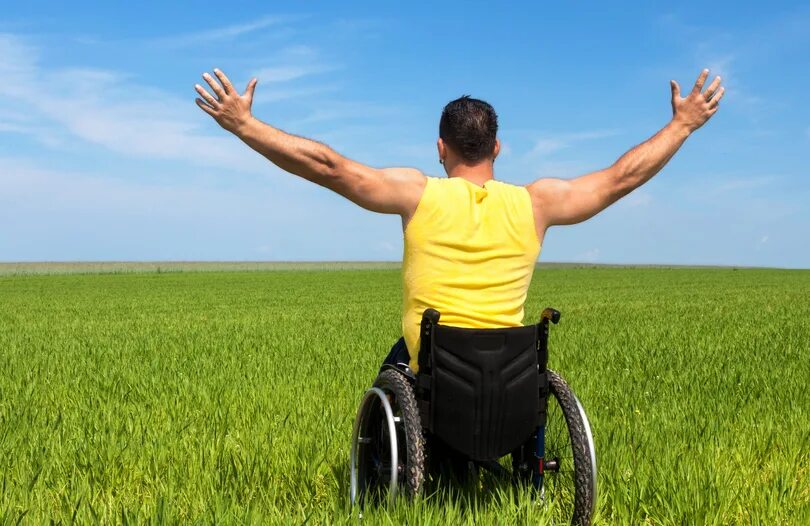 Земля инвалидам 1 группы. Улучшение жизни инвалидов. Люди с ограниченными способностями. Полноценная жизнь инвалида. Счастливые инвалиды.