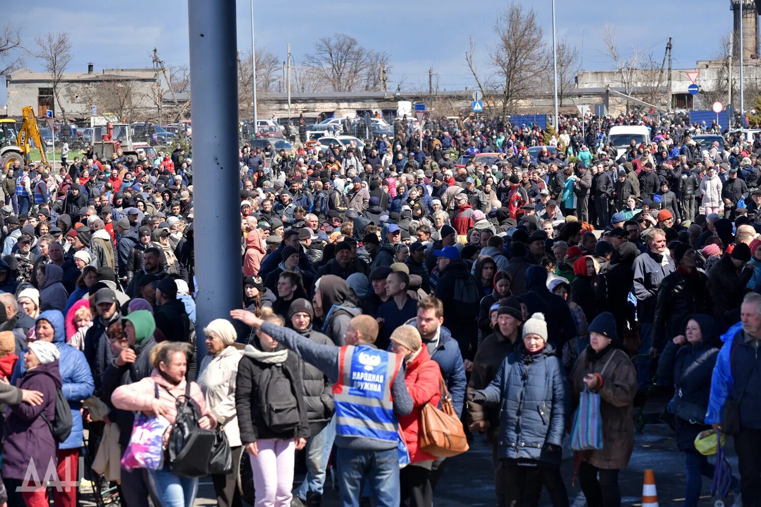 Мариуполь сегодня сколько. Мариуполь апрель 2022. Мариуполь население 2022. Население Мариуполя сейчас. Жители Мариуполя сейчас.