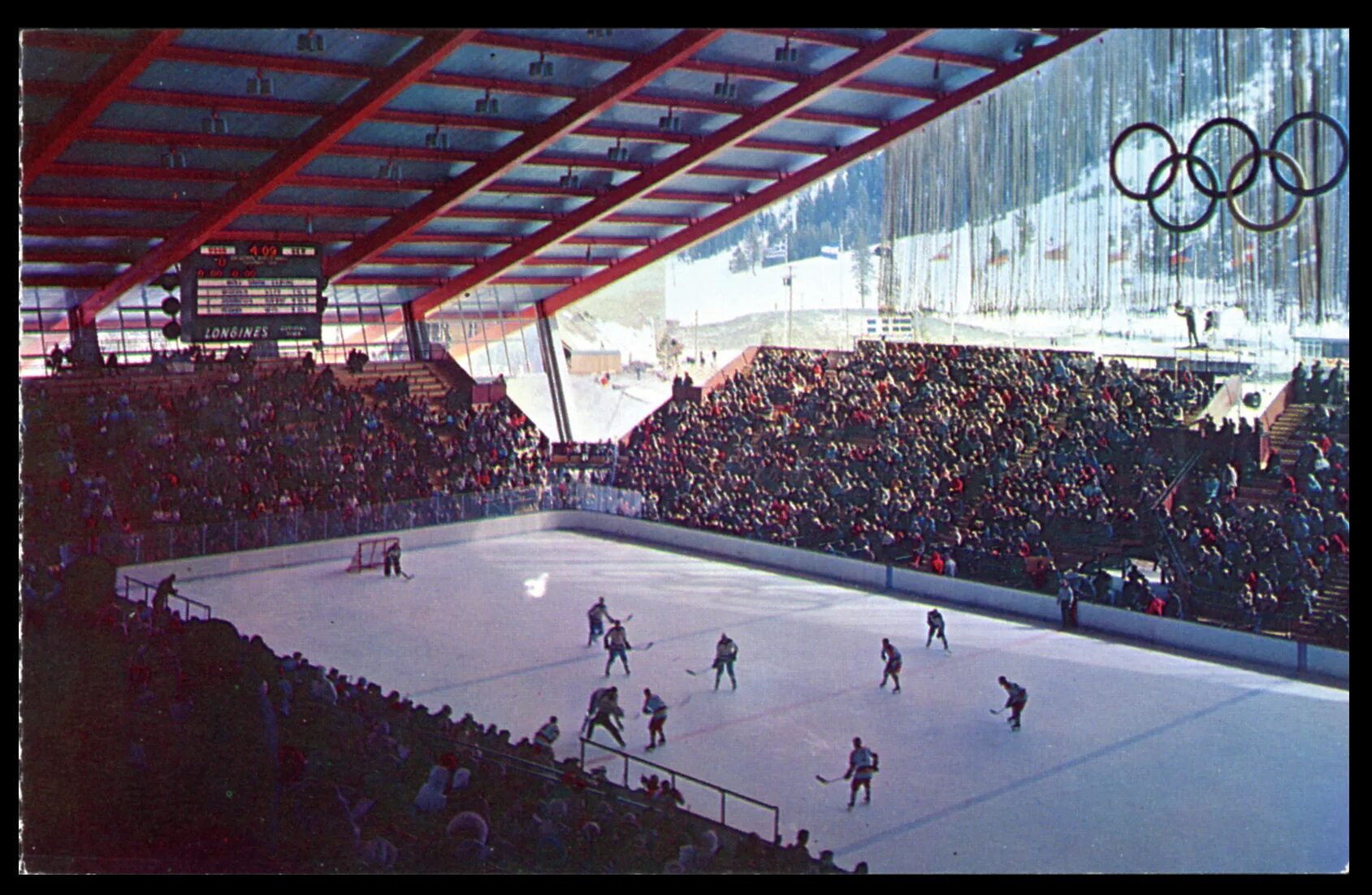 Ingalls rink. Хоккей олимпик арена. Хоккей олимпик арена. Олимпик арена минск хоккей. Хоккейные стадионы европы.