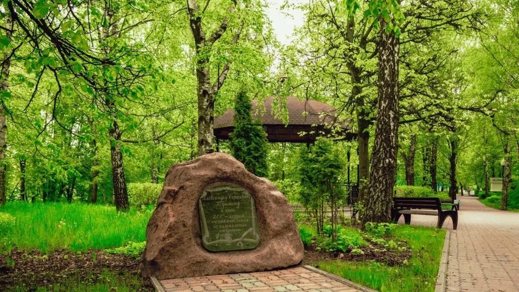 Визиты петра 1 в калининграде. Мемориальная доска на закладном камне. Культовый смоловский камень. Щебень из валунов. Камень в пушкино.