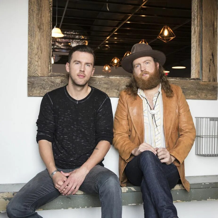 Brothers country. Brothers Osborne. Братья Осборн Кантри. Братья Осборн Кантри фото. Brothers Osborne лого.