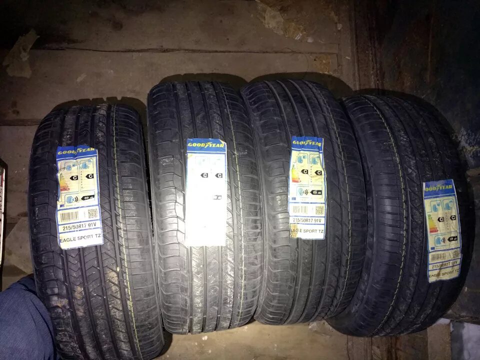 Good year sport. Goodyear Eagle Sport TZ. Goodyear Eagle Sport 2. 215 60 16 Гудиер игл спорт ТЗ. Goodyear Eagle Sport TZ FP.