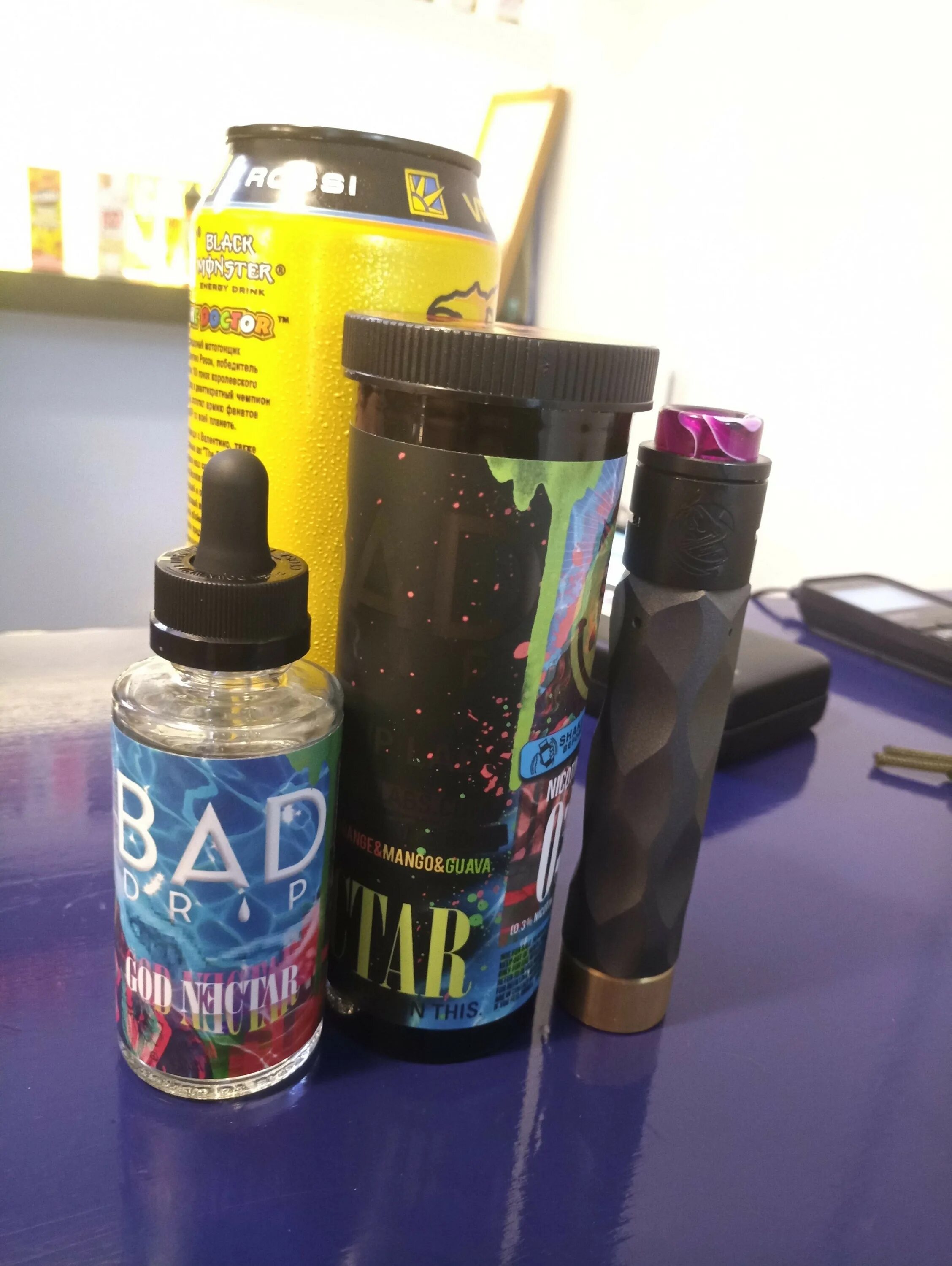 Vape с принтом. Электронные сигареты skeleton. Thc vape pen. King vape. King vape.
