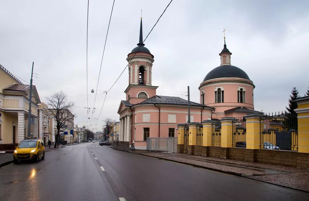 Храм вишняковский переулок. Вишняковский переулок 15 храм святителя николая. Храм вишняковский переулок. Храм николая в кузнецкой слободе. Николо-кузнецкий храм в москве.