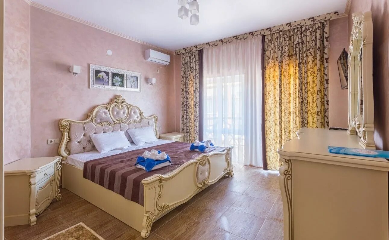 Анапа гостевой дом улица грибенская. Гостиница патио анапа. Таманская 64б анапа. Гостиница атлантида анапа официальный сайт. Отель барвиха витязево.