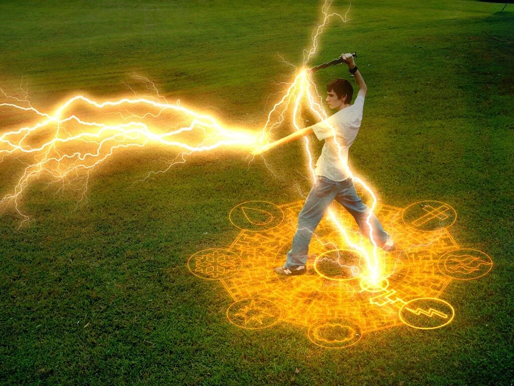 Давать энергию мужчине. Человек с магией. Магия электричества. Необычные способности. Энергетический удар.