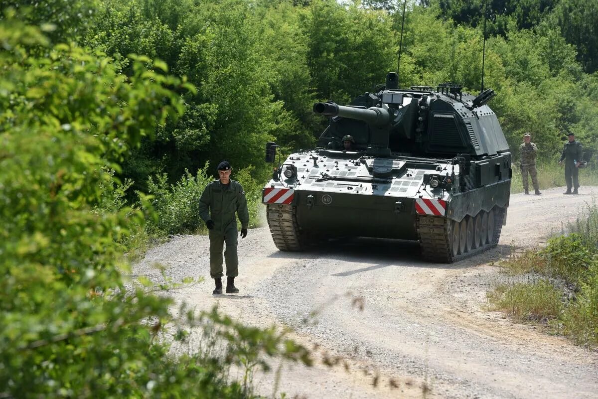 Полигон 2000. Дорогобуж полигон военный. Полигон дорогобуж. Полигон 2000. Pzh 2000 стрельба.