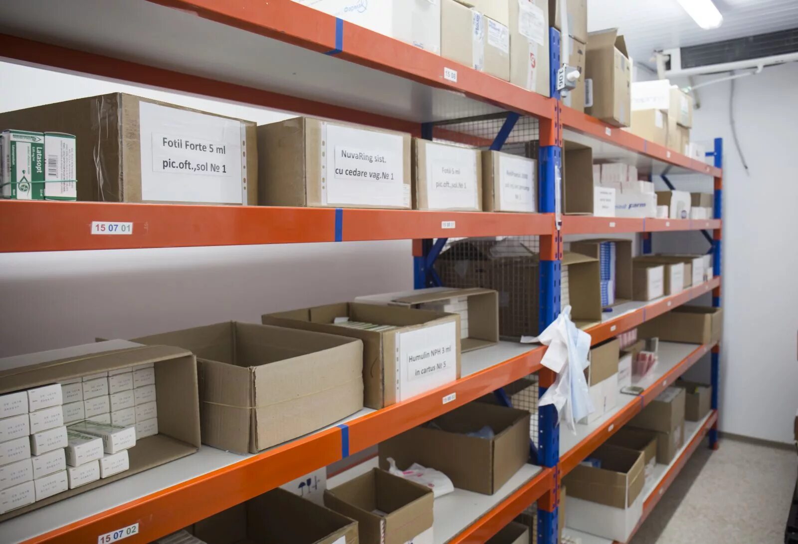 аптека товары со склада. помещение для хранения лекарственных средств. хранение в аптеке. склад хранения лекарственных средств. прием товара в аптеке.