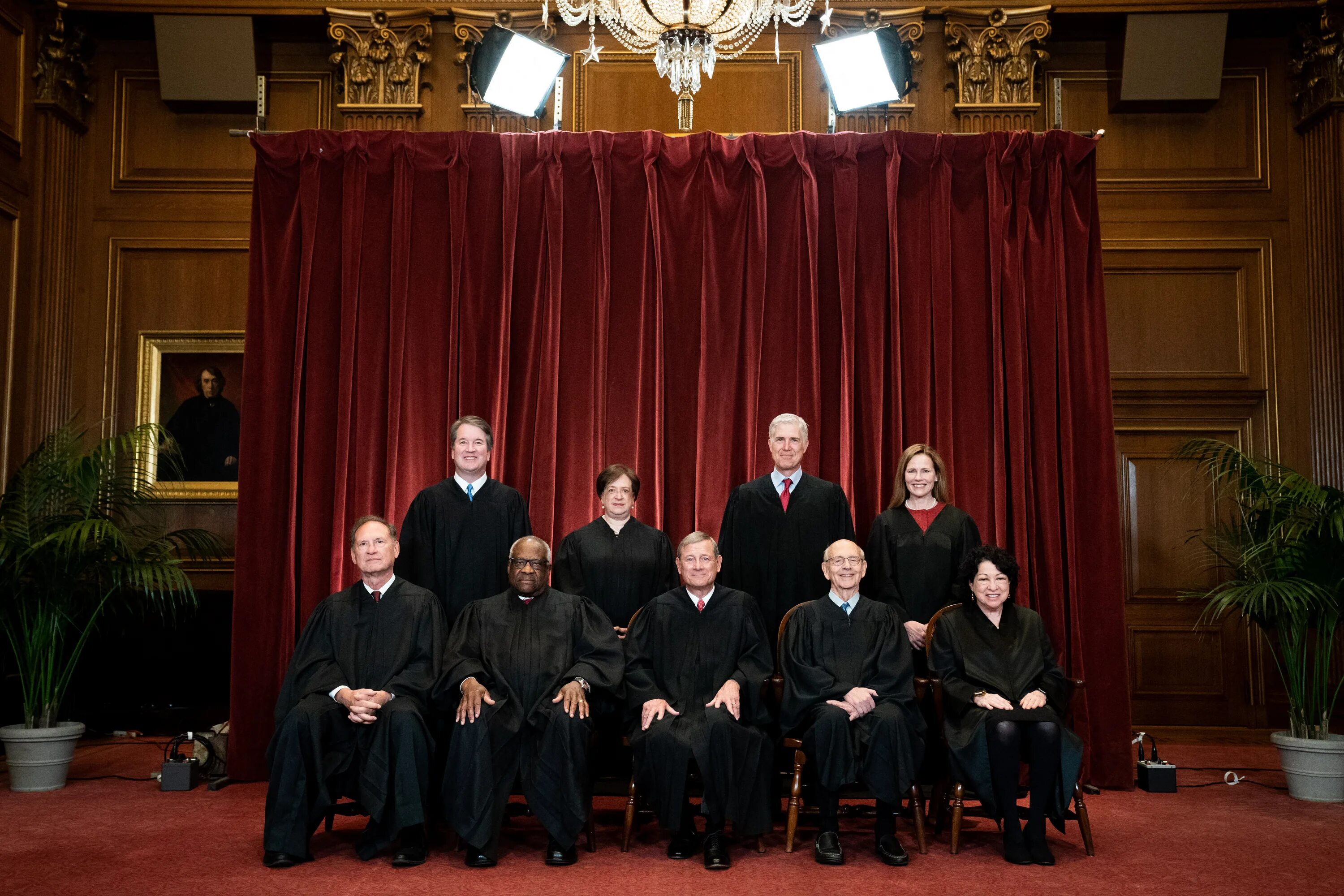 Федеральный суд сша. Верховный суд США. Американский судья. Судья в Америке. Судейская коллегия США.