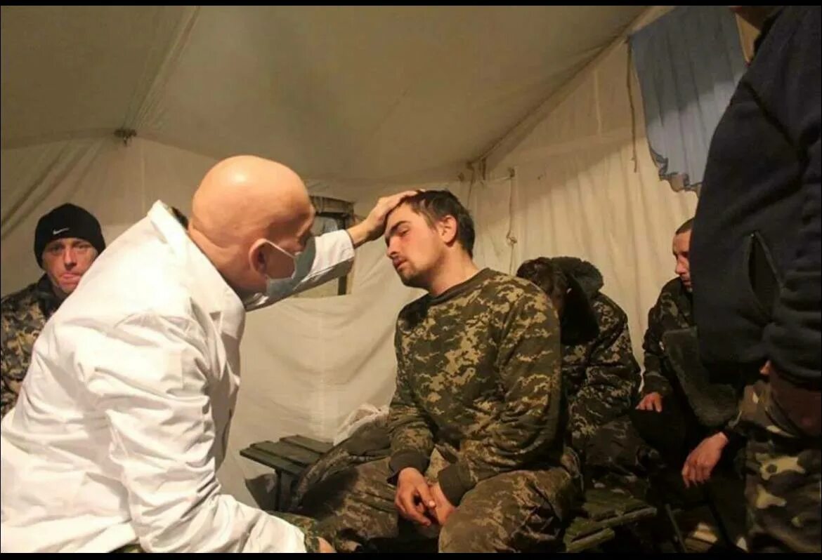 Военные госпитали украина. Украинские военные в госпитале. Военный госпиталь солдаты.
