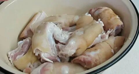 Сколько нужно варить свиной холодец