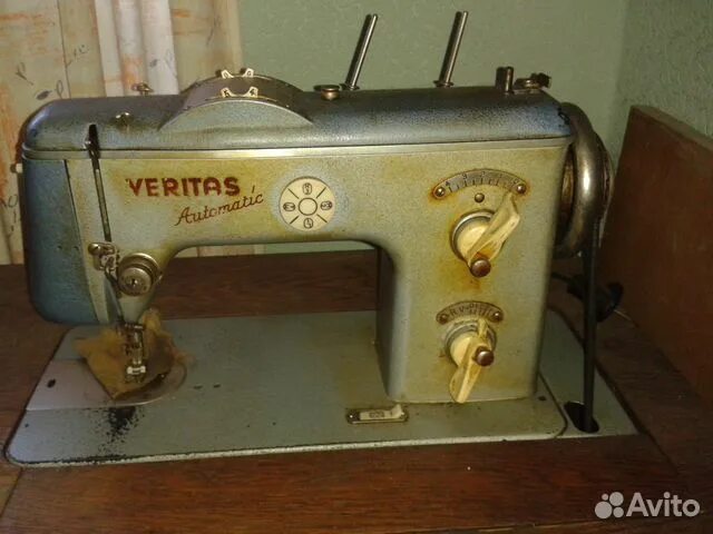 Швейная машинка рязань. Veritas швейная машина 1970. Швейная машинка veritas Automatic. Швейная машинка Веритас автоматик. Veritas ножная швейная машинка.