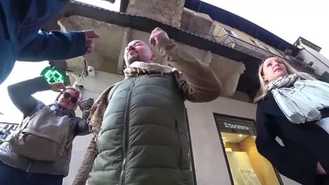 Бывший плюнул в лицо