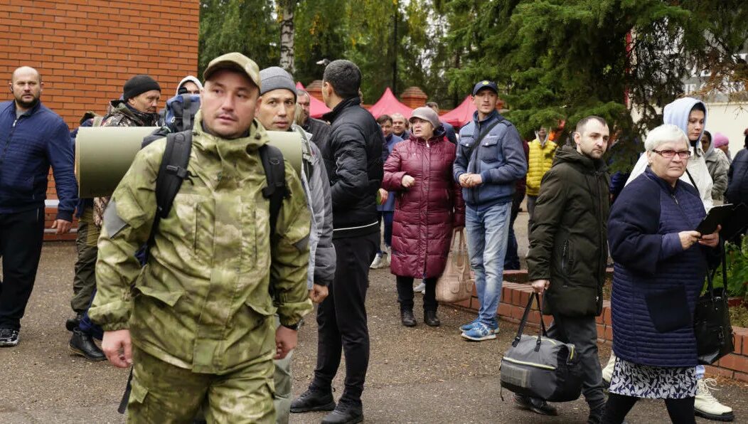 Призыв. Вторая волна мобилизации. Военнослужащий. Новости что говорят о мобилизации. Мобилизация в москве 2022.