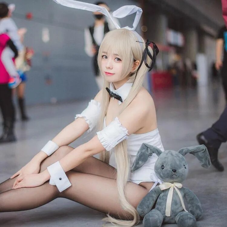 Rabbit cosplay. Sora Kasugano косплей горничная. Сора Касугано косплей. Касугано Сора кролик для косплея.