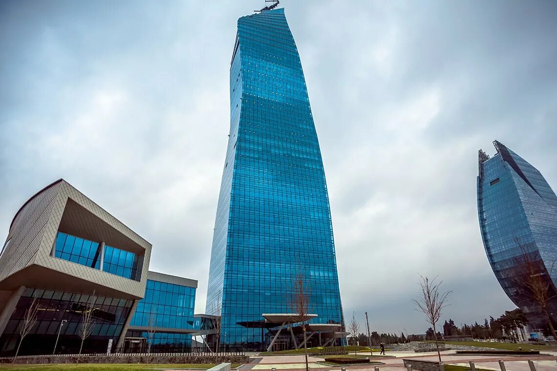 Azersu. SOCAR Tower, Baku, Azerbaijan. SOCAR башня. Azersu Tower. Здание SOCAR Баку.