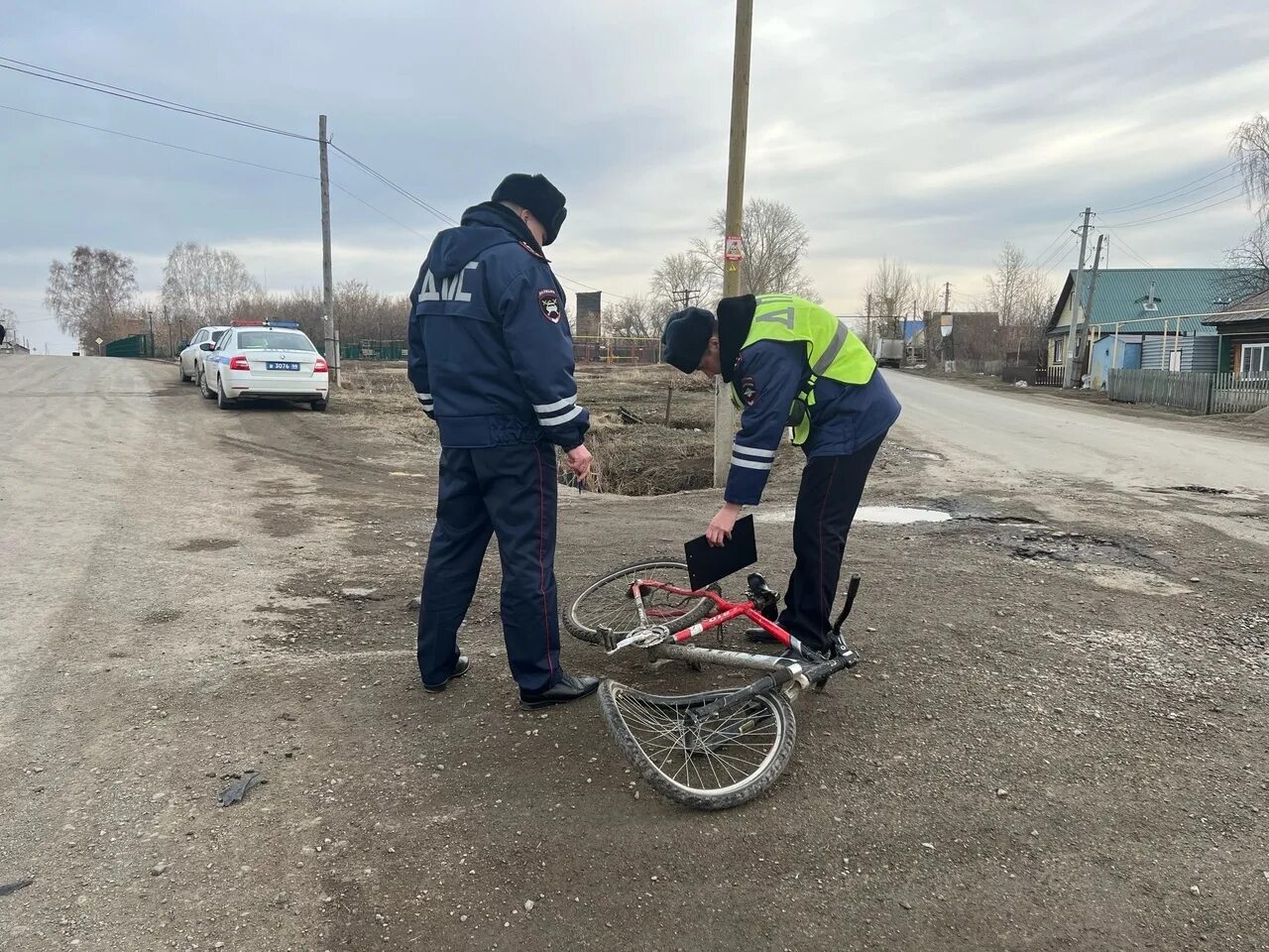 Дорожно-транспортное происшествие. Сотрудник ДПС. Авария Каменск-Уральский. Новости ру каменск уральский