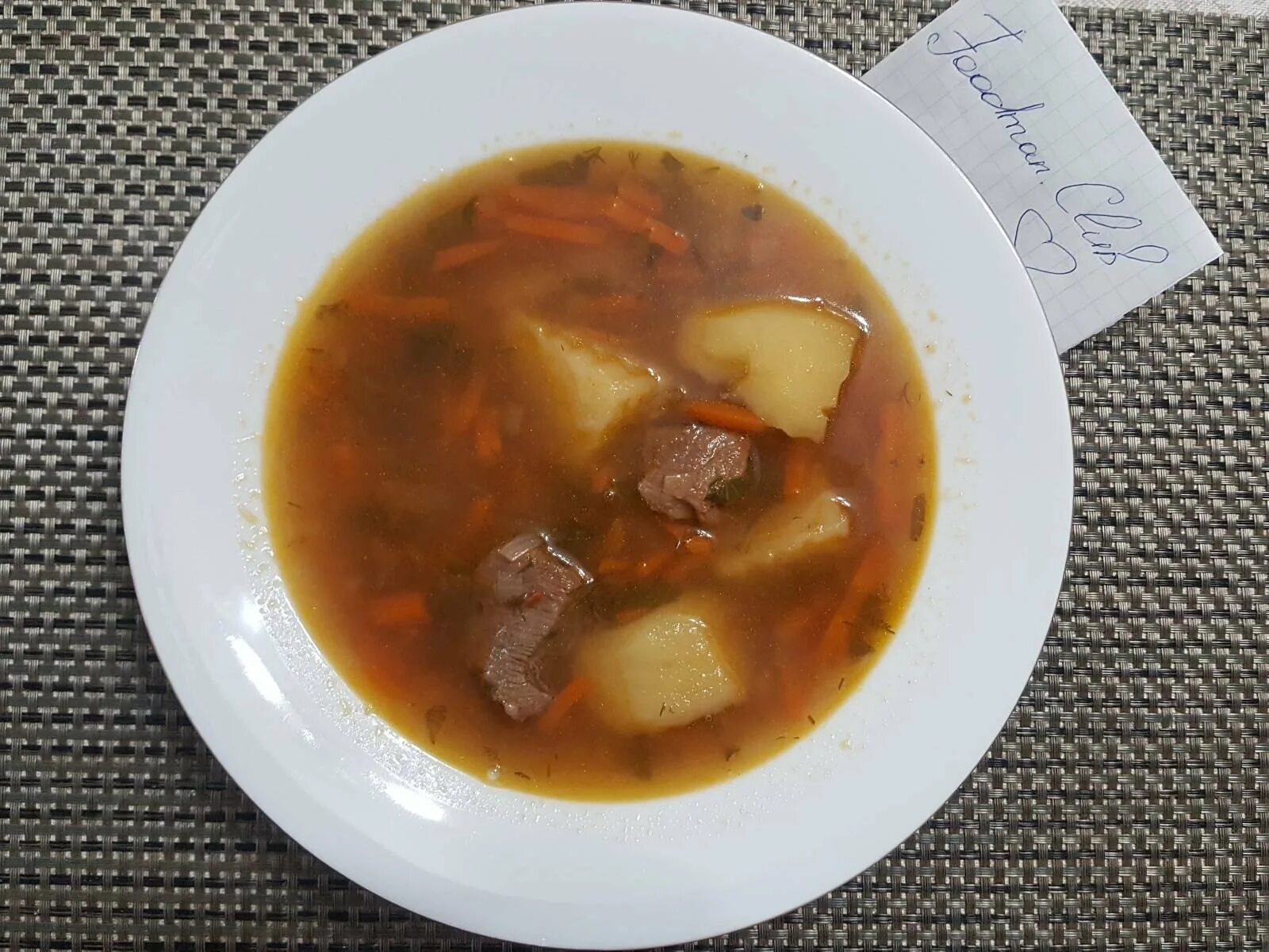 Картофельный суп с мясом. Суп с говядиной и картошкой. Суп с картошкой и мысос. Суп говядина картофель. Суп картошка с мясом говядины
