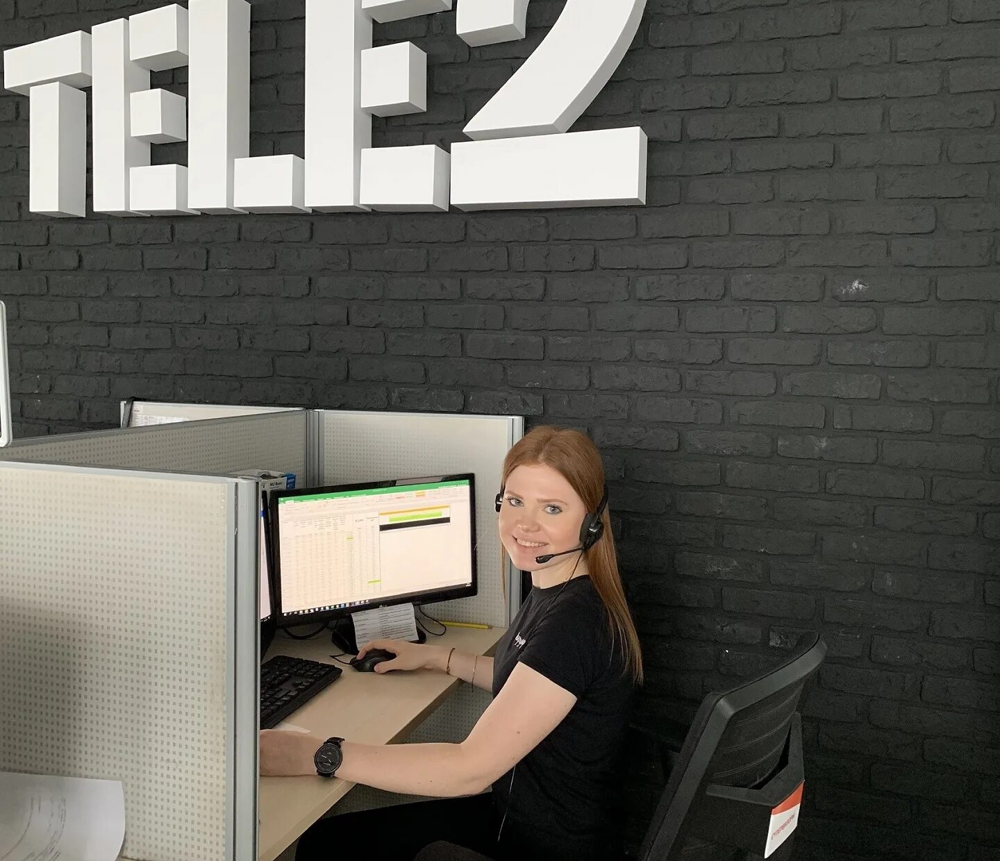 Теле2 работа. Оператор теле2 череповец. оператор теле2 нижневартовск. call центр теле2. офис оператора теле2.