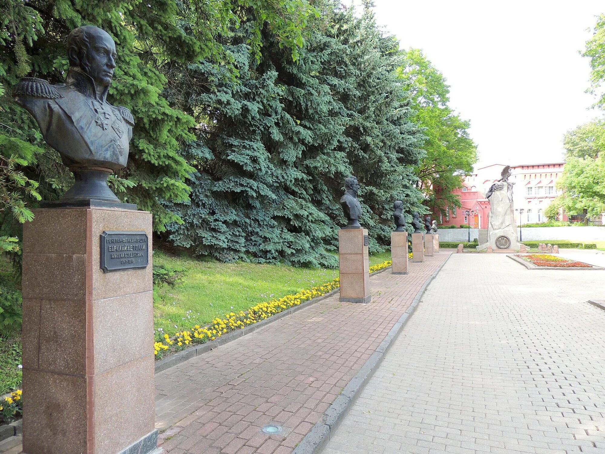 памятники в благодарном. памятник благодарная россия героям 1812 года. мемориал "огонь вечной славы" в благодарном ставропольского края. памятник благодарная россия героям 1812 года в смоленске. памятник вов в белграде.