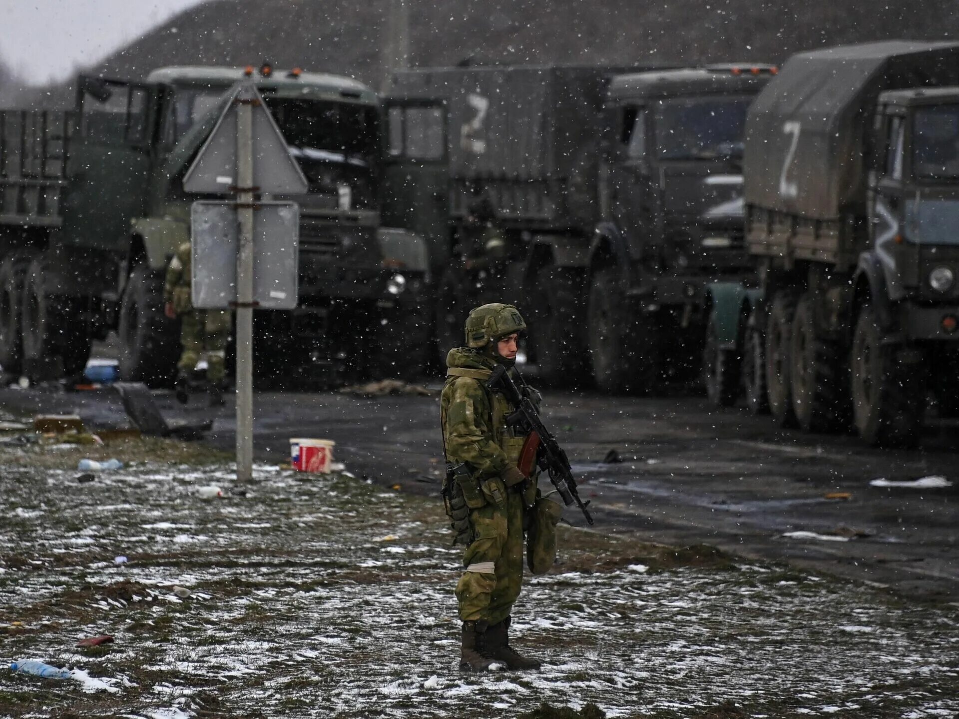 12.03 2024 бои на украине. Российская Военная колонна. Военные действия на Украине. Российская Военная колонна на Украине. Колонна военной техники.