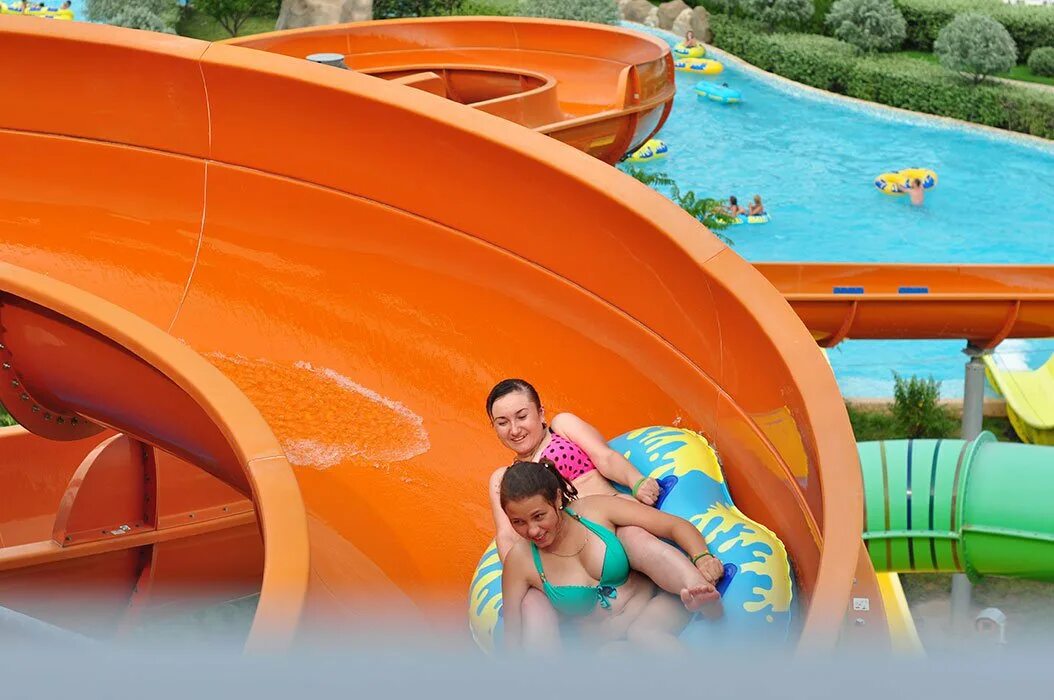 Аквапарк горки фото. Аквапарк горки фото. Рязань аквапарк горки окская. Аквапарк горки фото. Аквапарк рязань камикадзе.