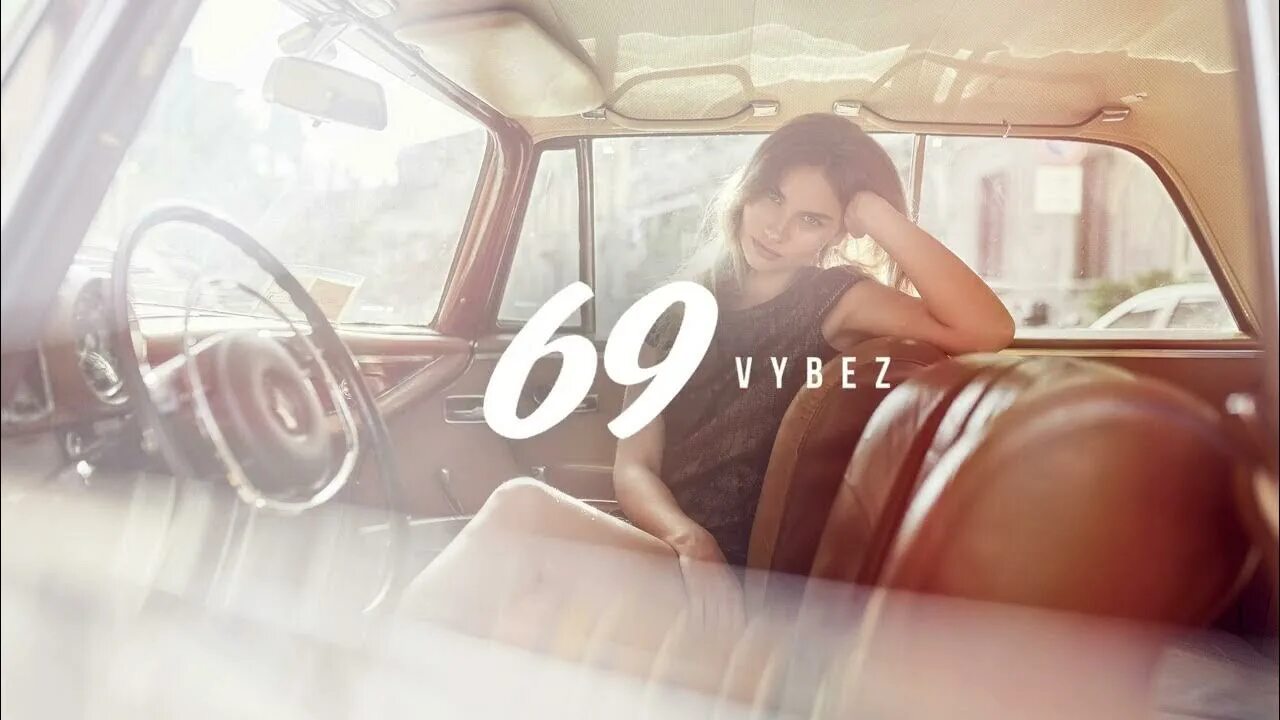 Девушка в очках в авто. Дип хаус фото девушек. Девушка в очках в авто. Deep house в машину. Кайфовая девушка.