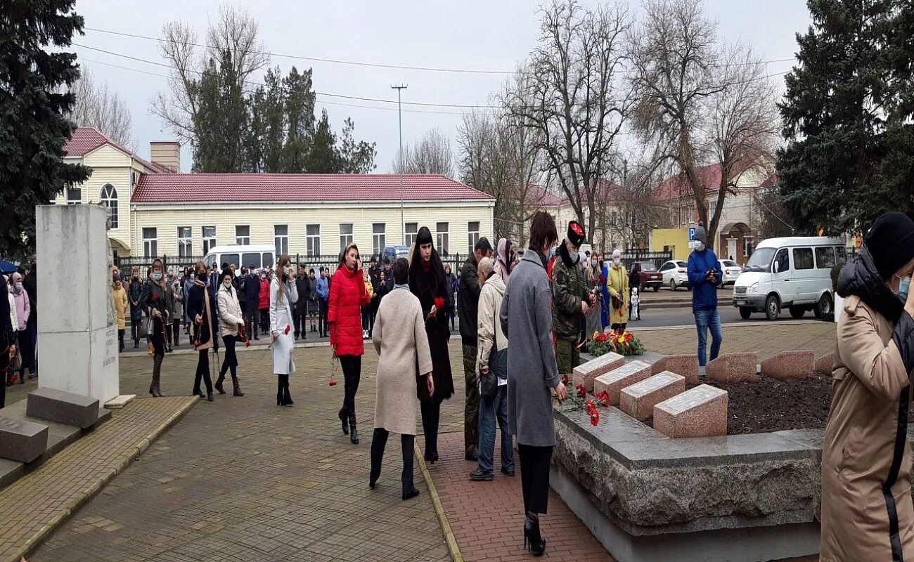 Погода в староминской на сегодня. Администрация станицы Староминская. Население Староминской. Писатели станицы Староминской. День станицы Староминской 2021.