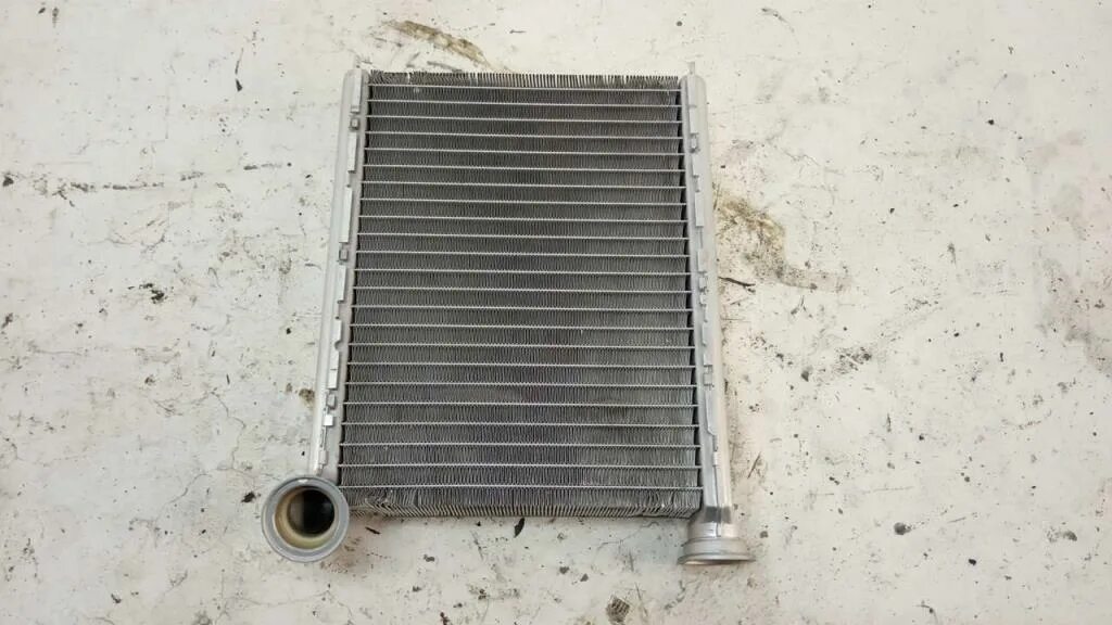 Печки логан радиатор видео. Renault 271153553r. 271153553r. радиатор отопителя renault 271153553r luzar lrh 0978. радиатор отопления рено логан.