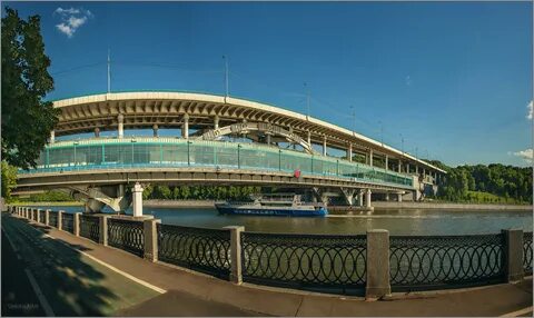 Лужники москва река