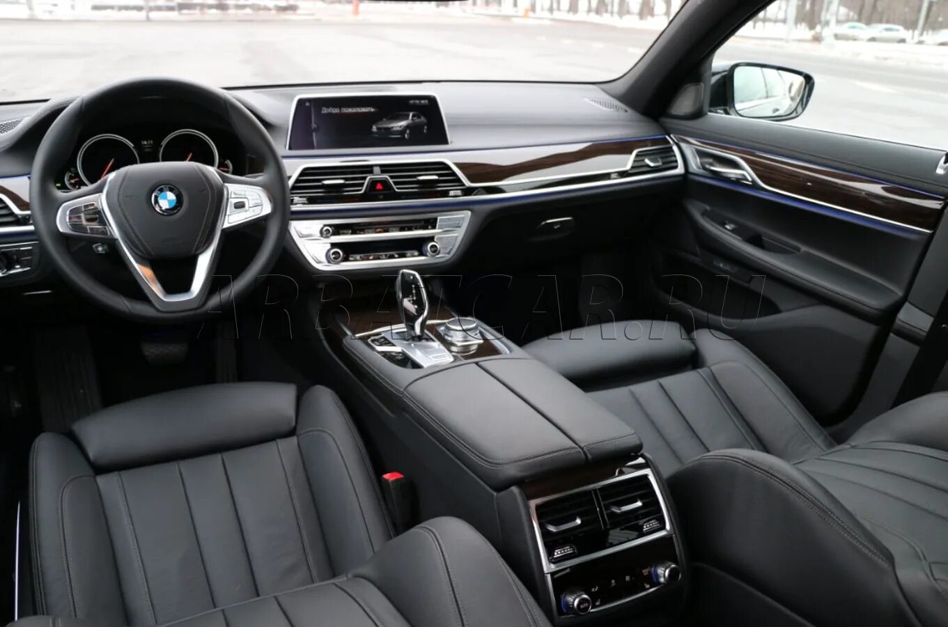 Бмв х7 аренда. Бмв 7 салон. бмв х7 черный салон. bmw x7 салон черный. бмв х7 2018 салон.