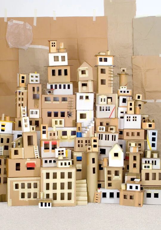 Город из бумаги. Инсталляции из картона. Как сделать из картона город. Город из бумаги. Город из картона.