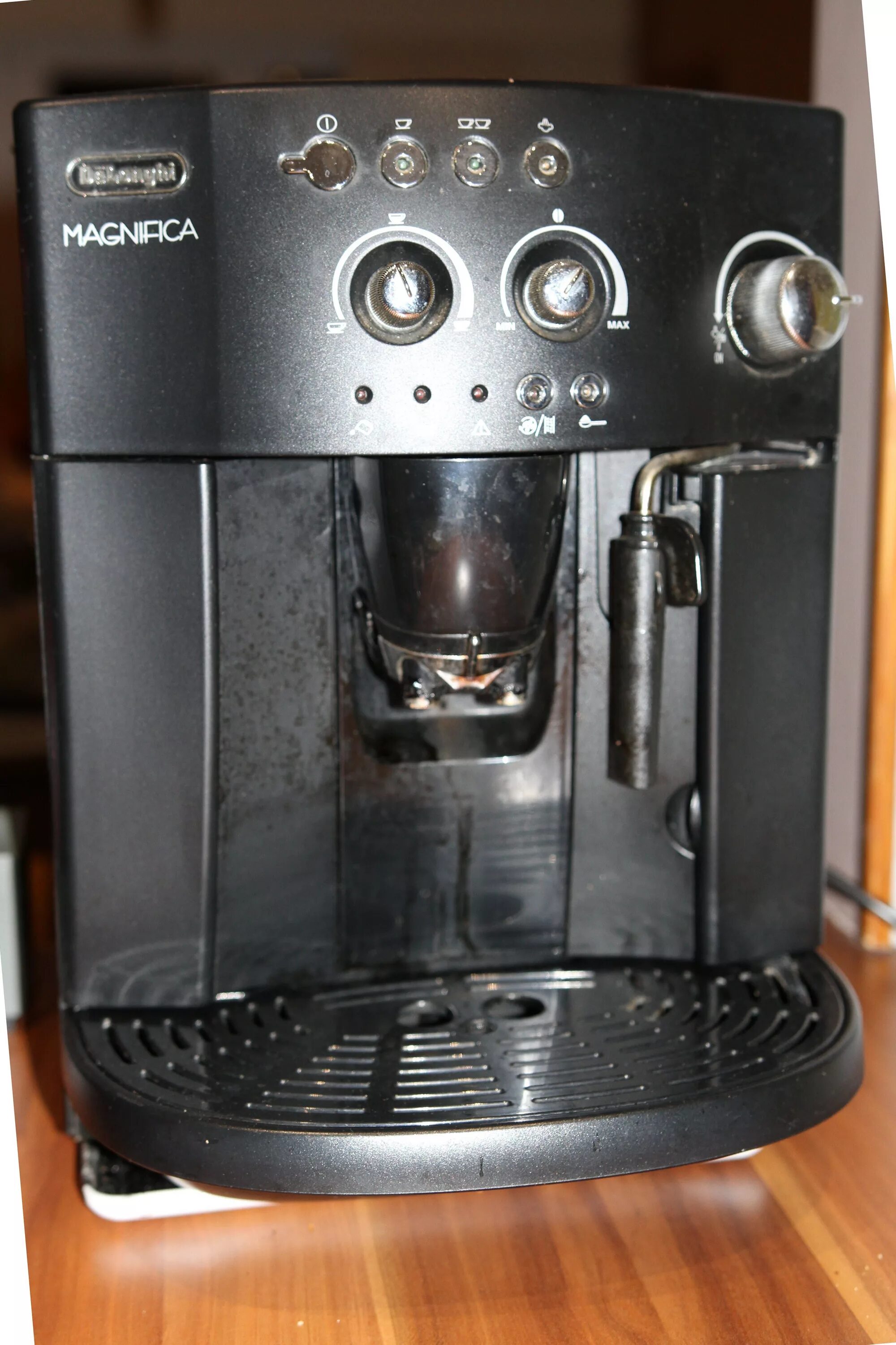 Кофемашина динамика. Кофемашина delonghi magnifica с капучинатором. кофемашина delonghi magnifica 4100. кофемашина magnifica delonghi esam 320. кофемашина delonghi magnifica 2210.
