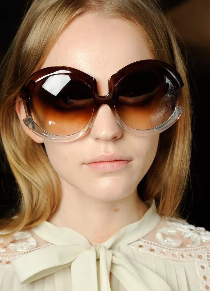 Роберто Кавалли очки солнцезащитные женские. Roberto Cavalli Spring 2015. Модные солнечные очки. Большие модные очки. Громадные очки