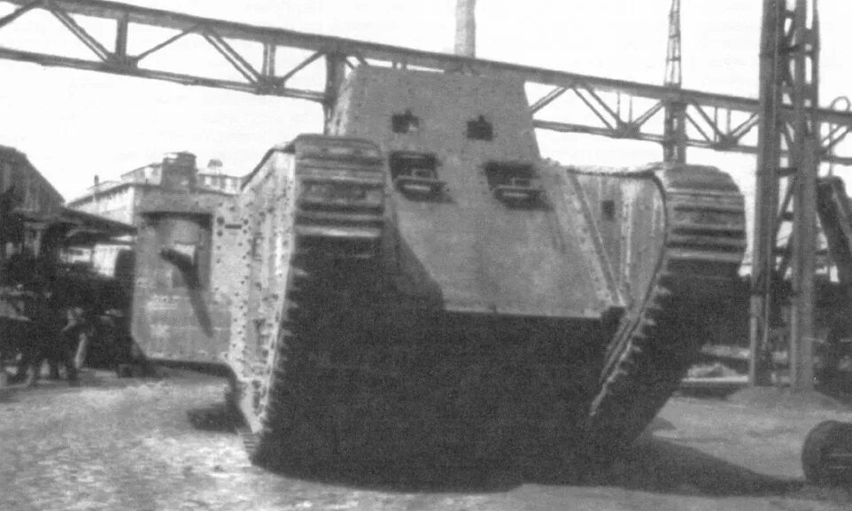 Немецкий танк 7. A7vu танк. A7vu 1918. Танк a7v-u. A7vu танк ansyarr.