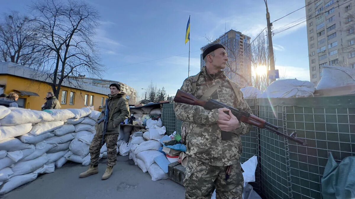 Раненый вернуть. Украинские военные. ВСУ Украины.