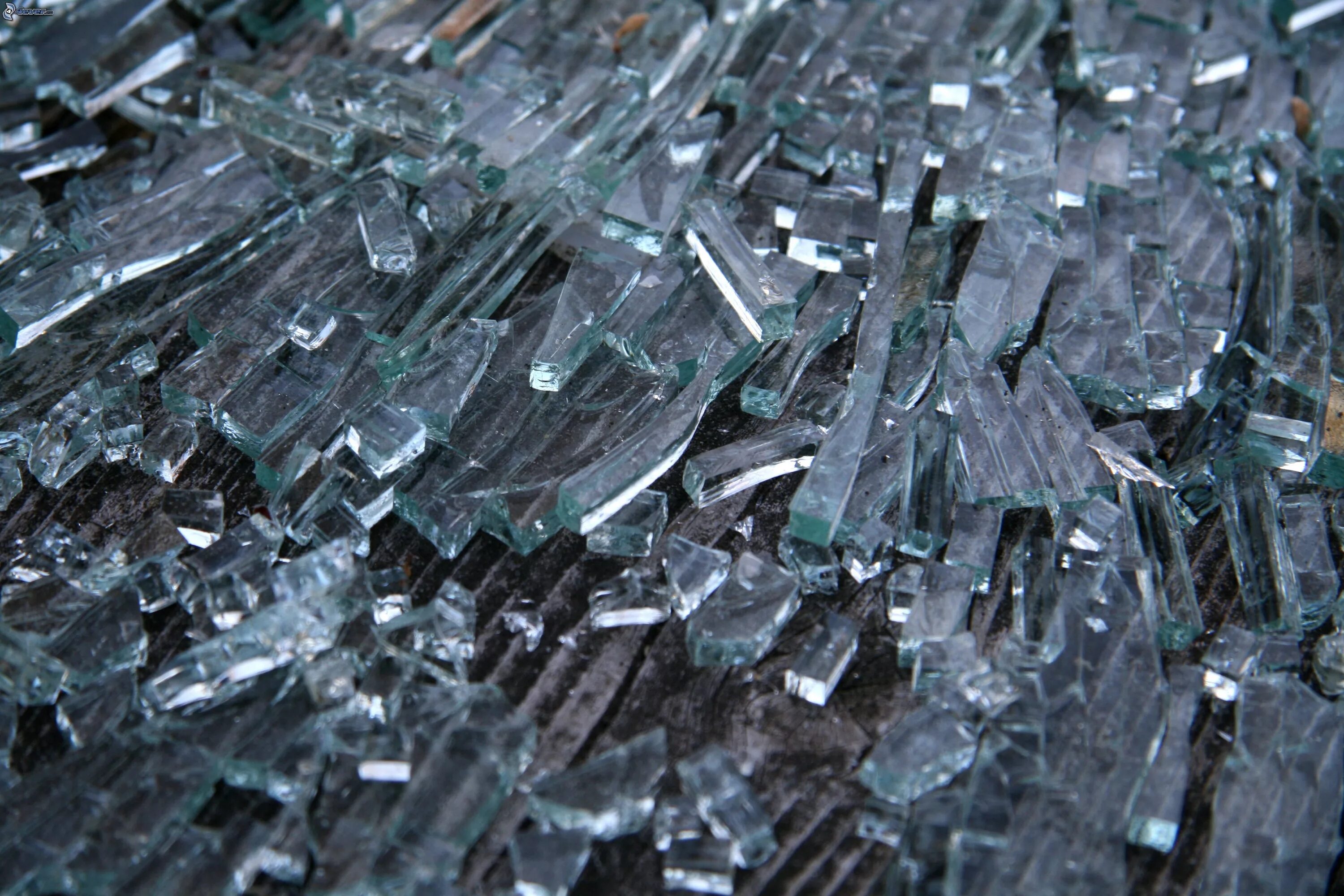 Разбитое стекло материал. Glass shards. Glass shards. Декор осколки стекла №17. Разбитое стекло.