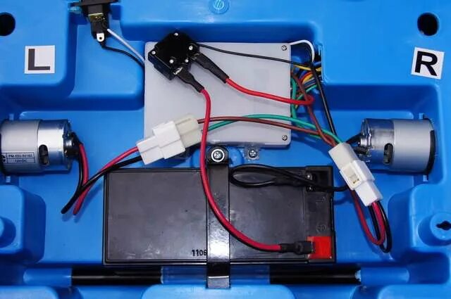 Проводка для электрического детского квадроцикла. Как подключить электромобиль. Схема подключения детского мотоцикла на аккумуляторе с реверсом. Как подключить электромобиль. Схема подключения детского электромобиля.