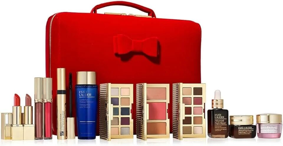 Косметический набор эсте лаудер. Estee lauder cosmetics. Estee lauder косметика. Эсте лаудер чемодан косметики. Эсте лаудер рив гош.