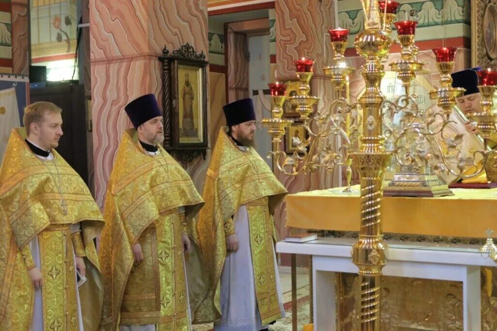 свято ильинский храм россошь. храм россошь расписание. храм россошь на василевского. службы в ильинском храме россошь. расписание богослужений в зарайских церквях.