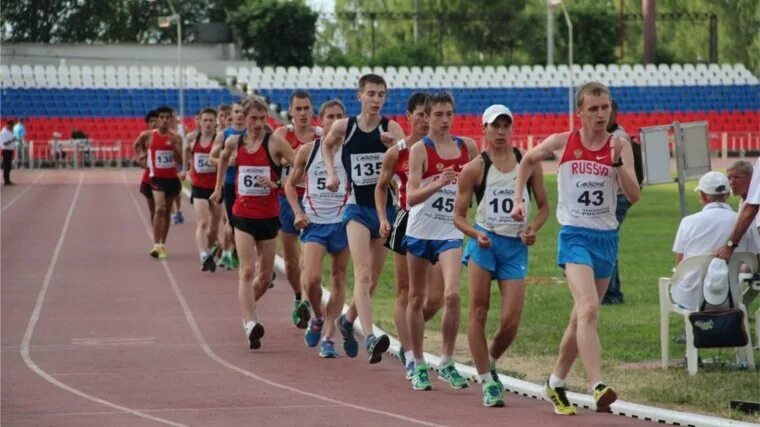 Спортивная на 20 км. Спортивная ходьба в легкой атлетике. Олимпийская спортивная ходьба. Соревнования по спортивной ходьбе. Спортивная ходьба Олимпийский вид спорта.