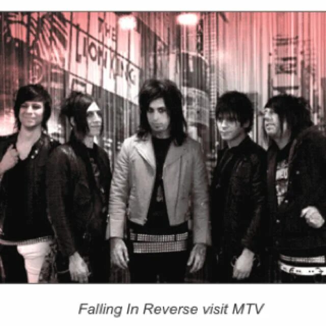 Falling in reverse christmas. Falling in reverse. группа reverse falling. falling in reverse voices in my head. ronnie radke voices in my head.